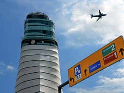 Aeroporto de Viena, Torre de Controle